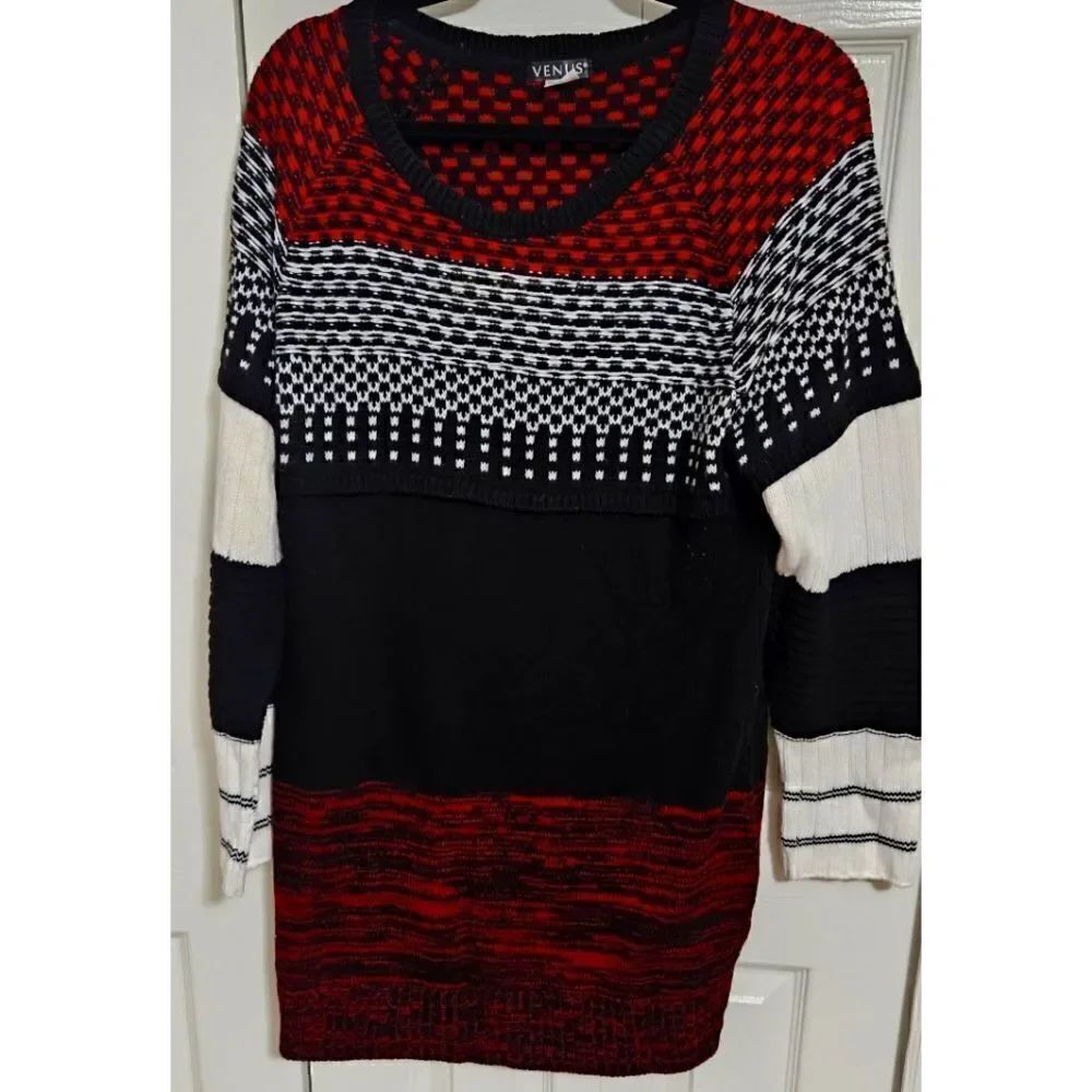 Women's Long Sweater by Venus/EUC/Size 1X/Red & Black Print